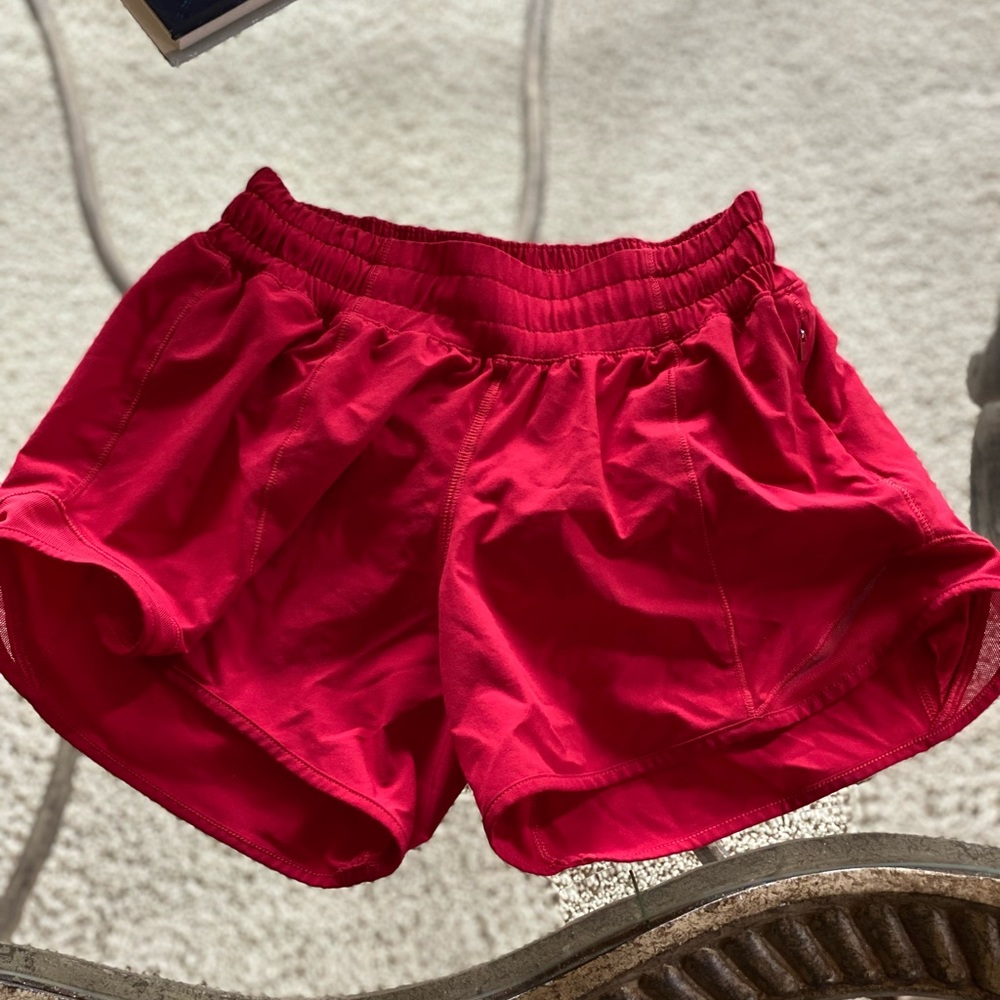 Lululemon hotty hot shorts 2.5” dark red